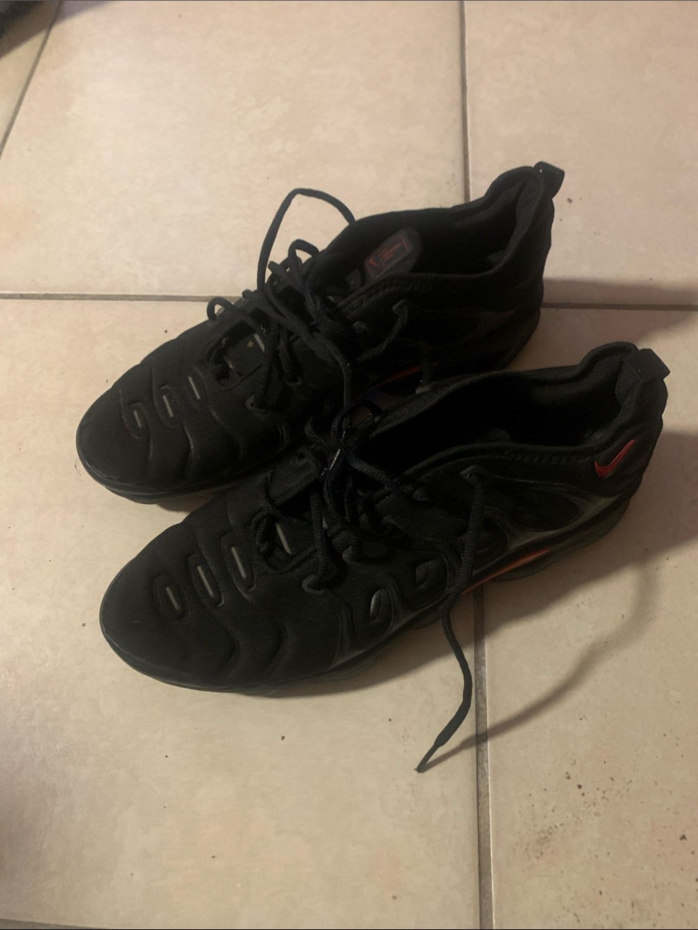 Nike Black Men's Sneakers with Red Trim
